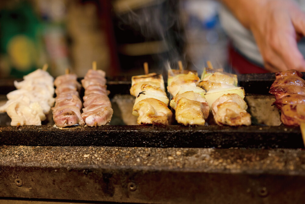 佐渡旅で必訪の焼き鳥の名店〈金福〉。 その一番人気メニューは!?